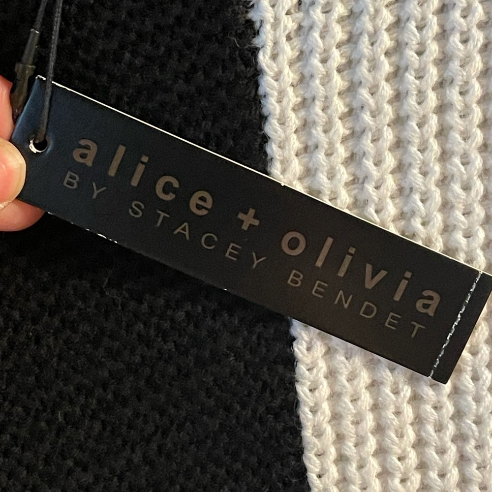 Alice & Olivia Classics Colorblock Crewneck Sweater—NWT‼️  SALE‼️ - Picture 10 of 16